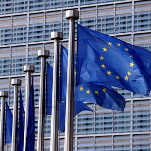 ΕΕ: Επίτροπος προειδοποιεί κατά της διοχέτευσης γεωργικών κονδυλίων στην άμυνα