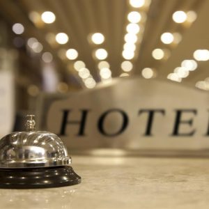 Ξενοδοχεία: Μεγάλο το ενδιαφέρον για επενδύσεις στην Ελλάδα – Η θέση της Αθήνας [γραφήματα]