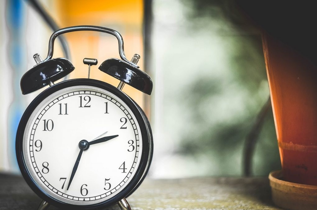 Clocks Go Back One Hour in Greece This Sunday