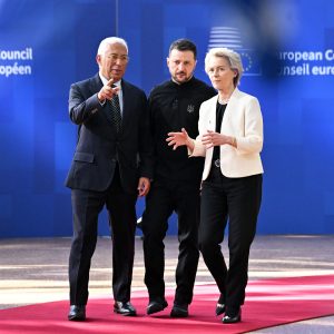 Ουκρανία: Επικοινωνία Ζελένσκι, Ευρωπαίων με τον Τραμπ