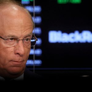 BlackRock: Νέα κεφάλαια 205 δισ. δολαρίων – Αύξηση εσόδων κατά 19%