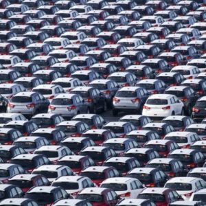 Αυτοκινητοβιομηχανίες: Η διπλή «απειλή» Τραμπ και οι συζητήσεις της ΕΕ με την Κίνα 