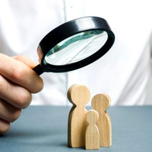 ΙΟΒΕ: Πώς το δημογραφικό υπονομεύει την ανάπτυξη – Τι συμβαίνει στις ελληνικές περιφέρειες [γραφήματα]