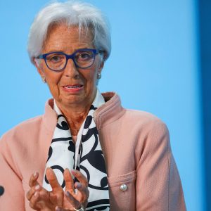 Κριστίν Λαγκάρντ: «Είμαστε σε ένα σύννεφο αβεβαιότητας»