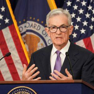 Fed: «Ραντεβού» από Σεπτέμβριο για τις μειώσεις των επιτοκίων – Οι εκτιμήσεις των οικονομολόγων
