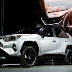 Μέση Ανατολή: Ο πόλεμος πλήττει περισσότερο τρεις αυτοκινητοβιομηχανίες