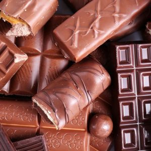 Nestlé: Μειώνει την περιεκτικότητα σε κακάο στα Toffee Crisp και Blue Riband