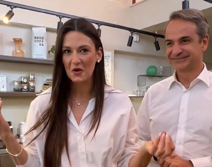 Μητσοτάκης στο TikTok: Επίσκεψη σε καφέ που άνοιξε νεαρή αξιοποιώντας πρόγραμμα της ΔΥΠΑ