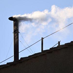 Βατικανό: Habemus Papam –  Βγήκε λευκός καπνός