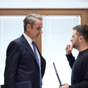 Επικοινωνία Μητσοτάκη – Ζελένσκι για τις εξελίξεις στην Ουκρανία