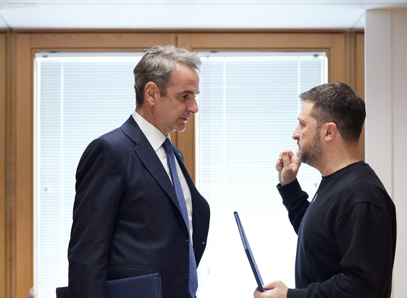 Επικοινωνία Μητσοτάκη – Ζελένσκι για τις εξελίξεις στην Ουκρανία