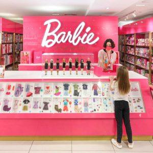 Mattel: Προαναγγέλει αυξήσεις – Πώς έγινε η Barbie το τελευταίο θύμα του Τραμπ