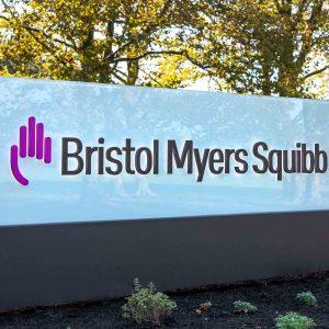 Sanofi: Σε συμβιβασμό μαζί με τη Bristol Myers Squibb, με την πολιτεία της Χαβάης