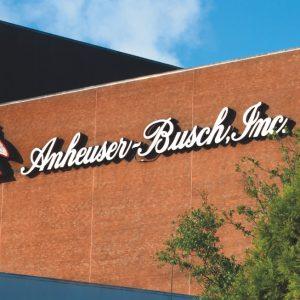 Budweiser : Θα επενδύσει 300 εκατομμύρια δολάρια στις εγκαταστάσεις της στις ΗΠΑ