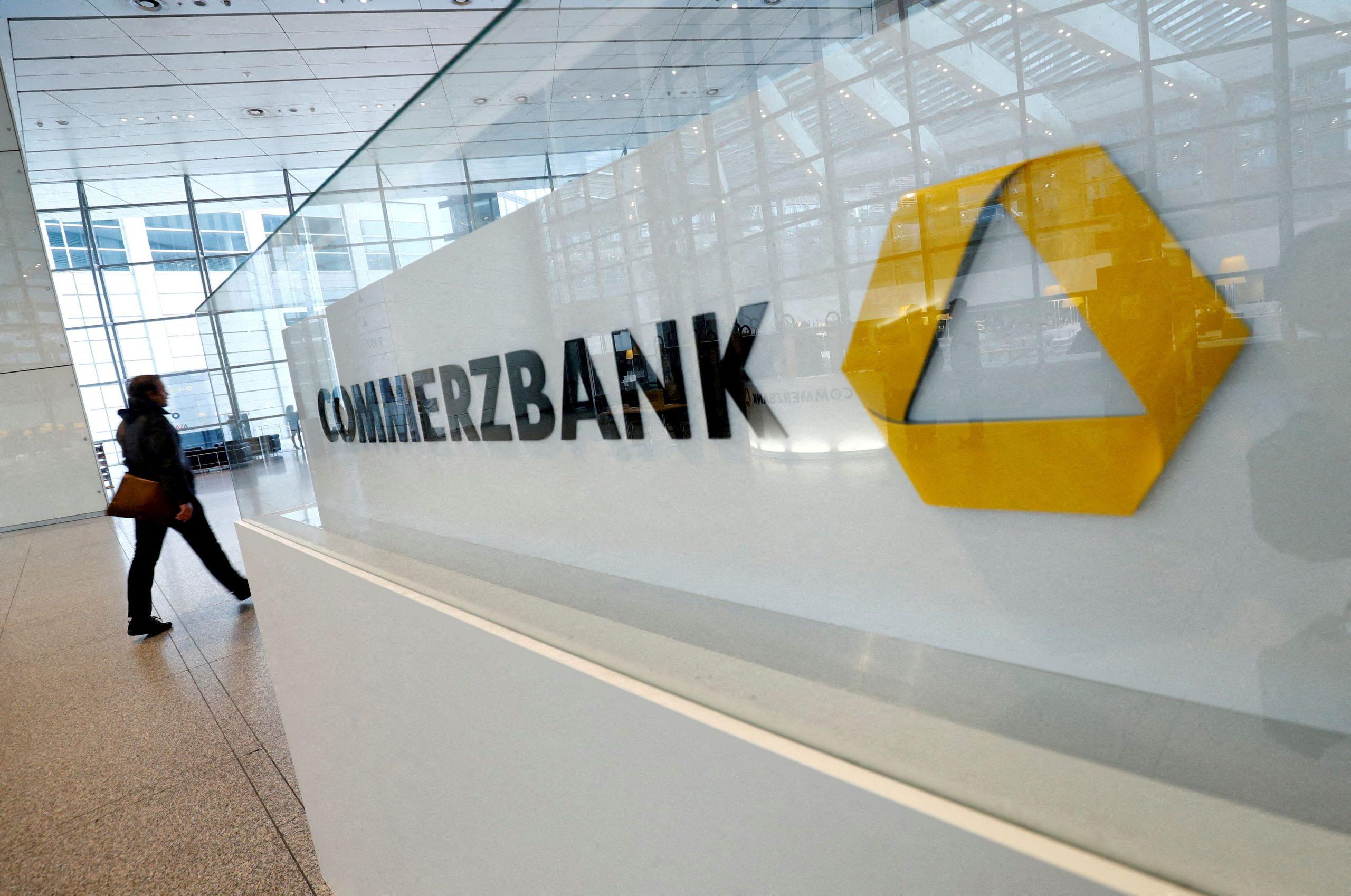 Commerzbank: Απρόβλεπτη αύξηση κερδών, ακόμα πιο δύσκολη η εξαγορά από UniCredit