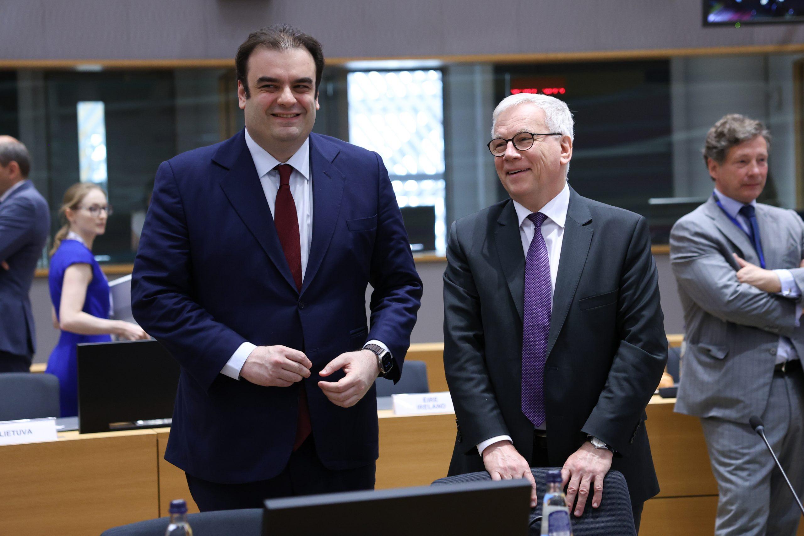 Πιερρακάκης: Αναγκαία η συγκέντρωση πόρων σε ευρωπαϊκό επίπεδο για την Άμυνα