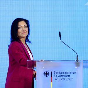 Γερμανία: Νέα… τσαρίνα της οικονομίας η Katherina Reiche – Το ρίσκο, η ταχύτητα και τα μεγάλα στοιχήματα