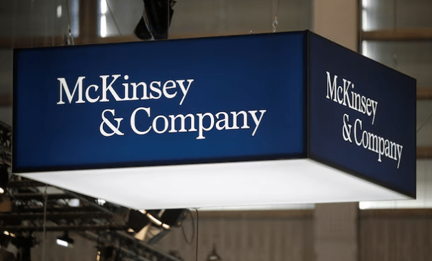 McKinsey: Απολύει το 10% του προσωπικού της