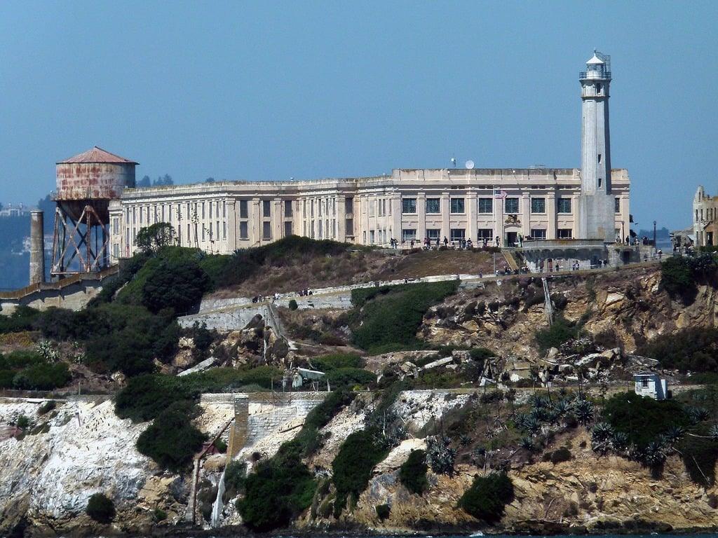 Τραμπ: Έδωσε εντολή να ανοίξει το Αλκατράζ