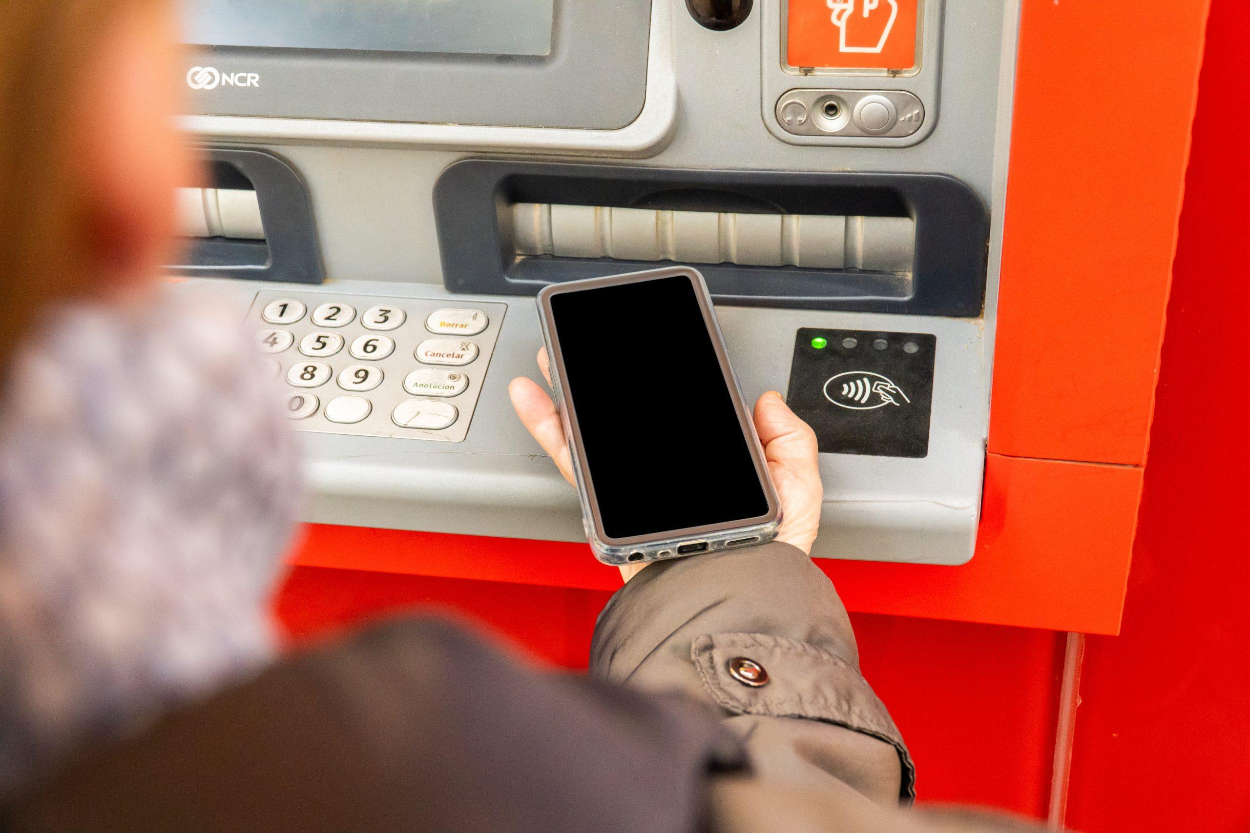 Greek Banks Begin Phasing Out Physical Cards for ATM Withdrawals