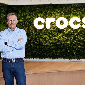 Crocs: Πήρε πίσω το guidance – Τι επιλέγει μπροστά στην εμπορική αβεβαιότητα
