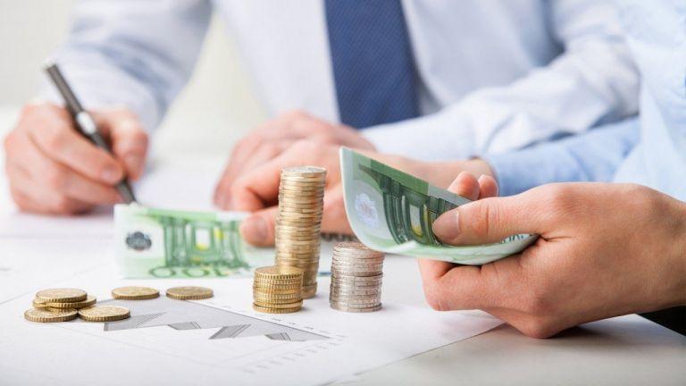 Δάνεια: Έρχονται νέες μειώσεις στις δόσεις – Ποιους αφορά 