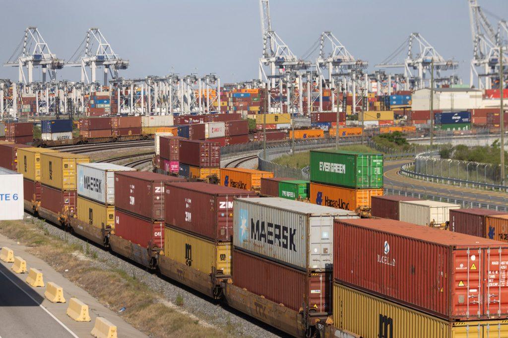 Δασμοί Τραμπ: Στα 175 δισ. τα έσοδα που διακυβεύονται από την απόφαση του Ανώτατου Δικαστηρίου