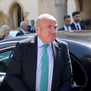 Λουίς ντε Γκίντος (EKT): Η Fed θα συνεχίζει να μας προμηθεύει με δολάρια