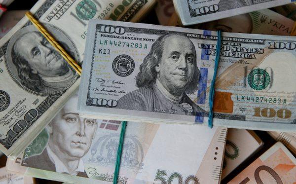 Δολάριο: Κινείται ανοδικά έναντι του ευρώ και του γιέν
