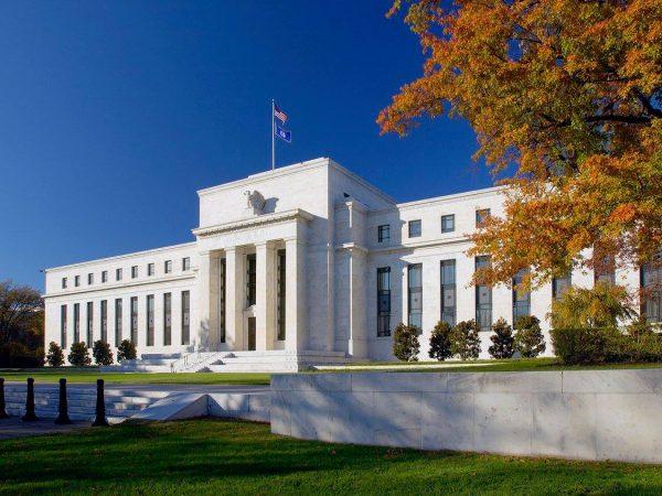 Federal Reserve: Μείωσε τα επιτόκια κατά 25 μ.β.