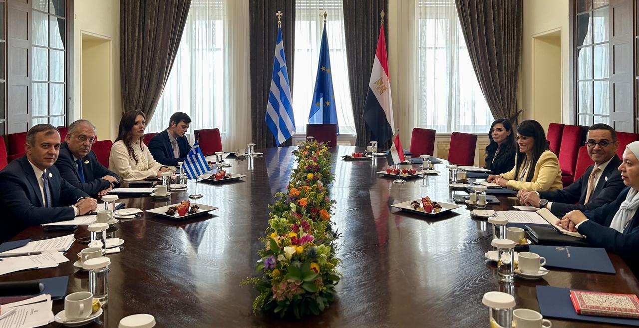 Ελλάδα-Αίγυπτος: Συνάντηση Θεοδωρικάκου με τους Αιγύπτιους ομολόγους του