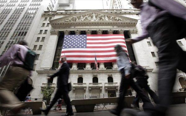 Wall Street: Διορθώνει μετά την εξαήμερη άνοδο