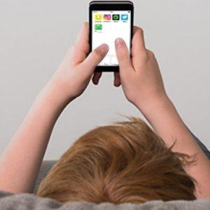 ΟΟΣΑ: Με smartphone το 70% των 10χρονων