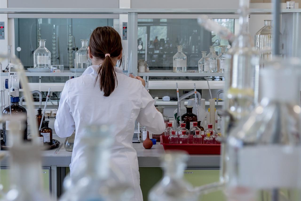 Έρευνα: Η Ευρωπαϊκή Επιτροπή επενδύει 1,25 δισ. ευρώ σε ερευνητές