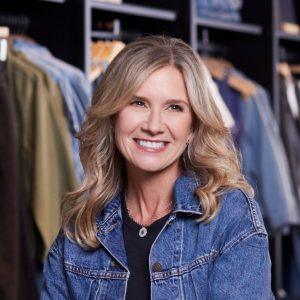 Levi’s: Πετάει τα… βαρίδια – Βάζει πωλητήριο στις φίρμες της 
