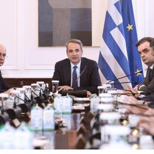 Υπουργικό συμβούλιο: Στο επίκεντρο η κατάργηση του ΟΠΕΚΕΠΕ και οι «επιστροφές» μεταναστών
