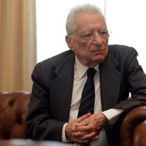 Πέτρος Μολυβιάτης: To αντίο του πολιτικού κόσμου