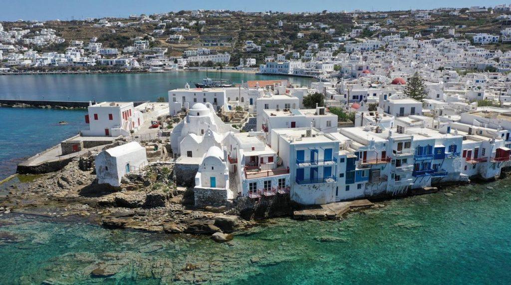 Μύκονος-Σαντορίνη: Εκπτώσεις έως και 45% στα καταλύματα