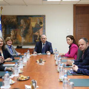 Θεοδωρικάκος: Συνάντηση με αντιπροσωπεία της αναπτυξιακής τράπεζας των ΗΠΑ