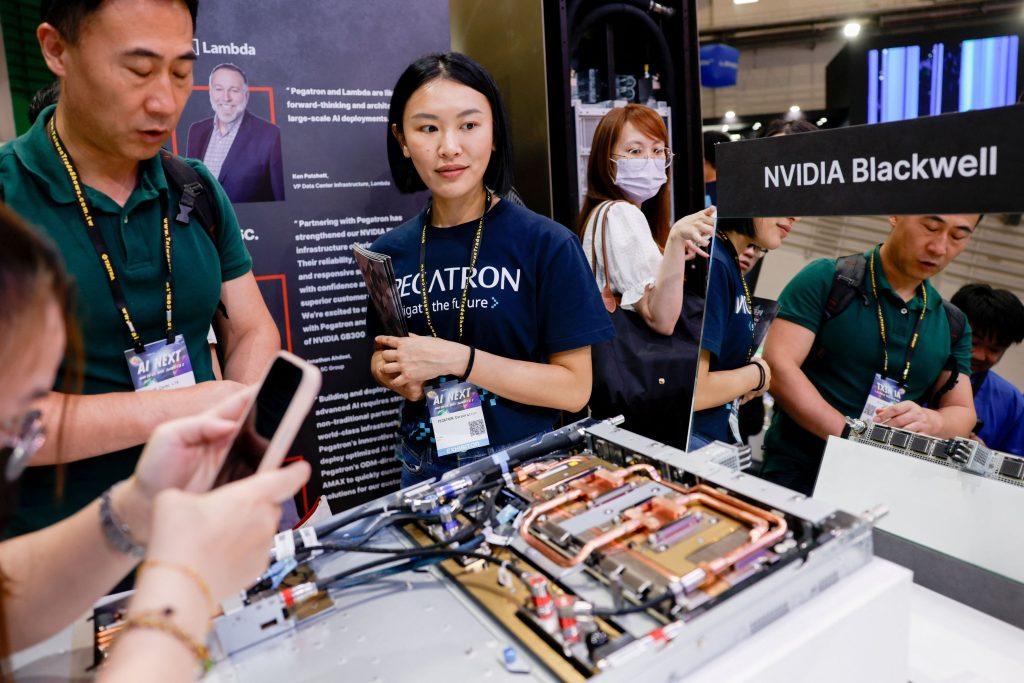 Nvidia: Θα λανσάρει φθηνότερο μικροτσίπ τεχνητής νοημοσύνης Blackwell για την Κίνα