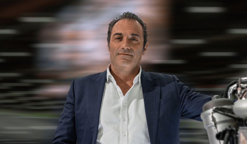 Stellantis: Ένας ναπολιτάνος στο τιμόνι της εταιρείας – Το στοίχημα του Αντόνιο Φιλόσα