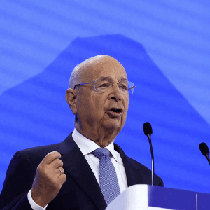 Κλάους Σβαμπ: Η πτώση του Βασιλιά του Νταβός