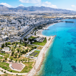 Ακίνητα: Χρυσωρυχείο η Αθηναϊκή Ριβιέρα – Ποιοι ρίχνουν εκατομμύρια