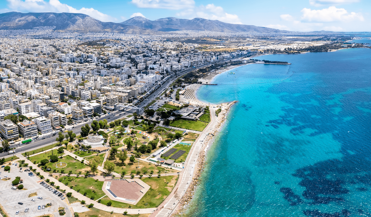 Ακίνητα: Χρυσωρυχείο η Αθηναϊκή Ριβιέρα – Ποιοι ρίχνουν εκατομμύρια