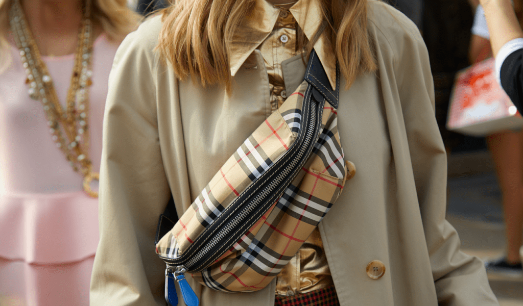 Burberry: Στήριξη της κερδοφορίας με 1.700 απολύσεις – Το σχέδιο αναδιάρθρωσης