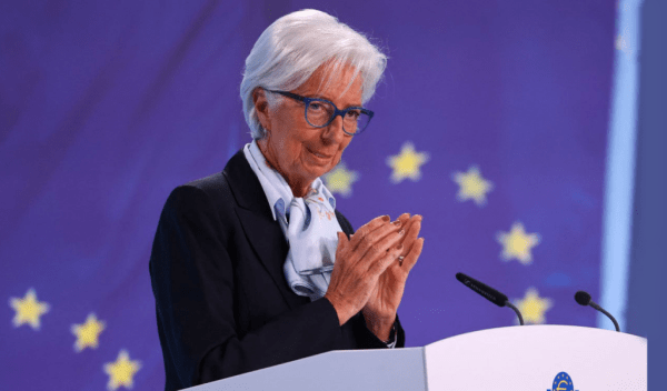 Λαγκάρντ: Πώς απειλεί τον «βασιλιά» δολάριο μέσω του ευρώ