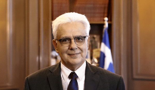 ΟΠΕΚΕΠΕ: Τον δρόμο της εξόδου δείχνει στον πρόεδρο ο Τσιάρας