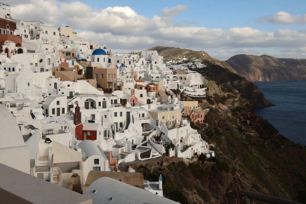 Greece’s Top Court Upholds Safety Measures in Santorini Over Business Interests