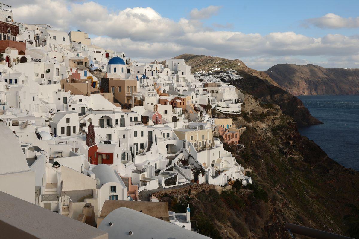 Greece’s Top Court Upholds Safety Measures in Santorini Over Business Interests