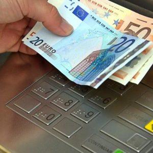 Survey Reveals Widespread Financial Anxiety Among Greeks